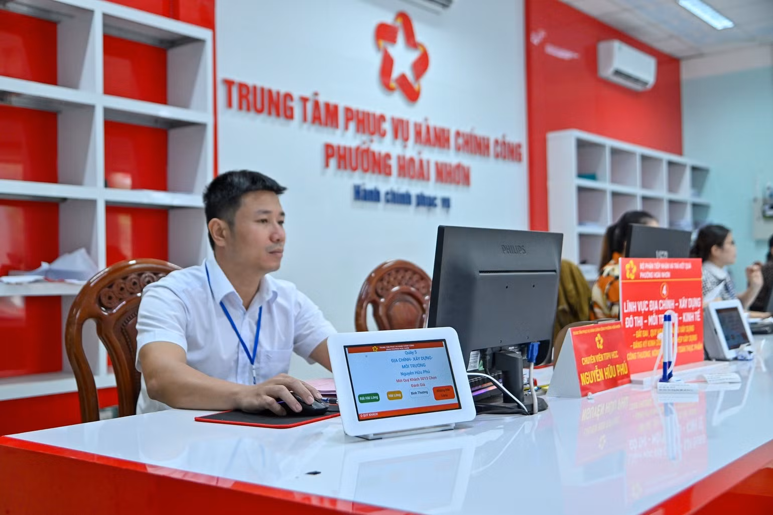 trung-tam-phuc-vu-hanh-chinh-cong-phuong-hoai-nhon-tinh-gia-lai-ung-dung-khoa-hoc-cong-nghe-trong-cong-tac-phuc-vu-nguoi-dan-anh-my-ha.jpg