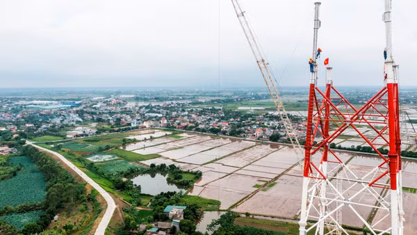 Ngành điện cần có một cơ chế đủ minh bạch để nhà đầu tư tư nhân yên tâm bỏ vốn, cùng chung tay, góp sức phát triển hệ thống điện, góp phần hiện thực hóa các chủ trương lớn của Đảng và Nhà nước trong lĩnh vực năng lượng. Ảnh: Đạt Thành