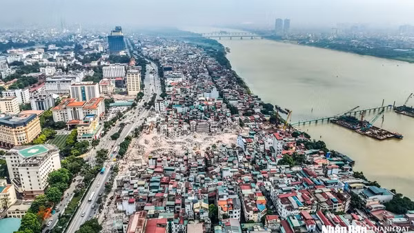 Hà Nội xác lập cấu trúc đô thị theo hướng “đa tầng, đa lớp, đa cực, đa trung tâm”, trong đó lấy sông Hồng làm trục cảnh quan sinh thái - văn hóa chủ đạo. Ảnh Thành Đạt
