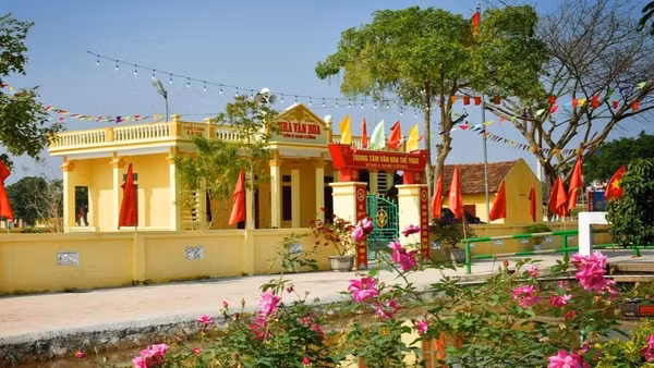 Xây dựng không gian sinh hoạt cộng đồng là một trong những điểm quan trọng giúp mỗi địa phương nuôi dưỡng mạch ngầm văn hóa cho cư dân.