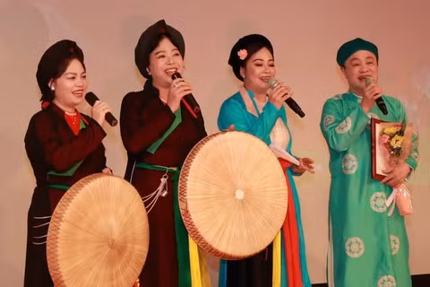 Các nghệ sĩ biểu diễn tại chương trình "Hương sắc Việt Nam". 