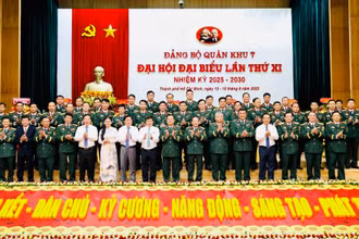 Quân khu 7 tổ chức thành công mô hình "Đại hội không giấy". (Ảnh: QK7)