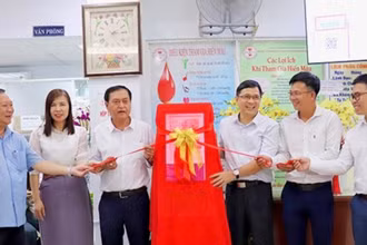 Lễ bàn giao ứng dụng "Giọt máu vàng" phục vụ hiến máu tình nguyện.