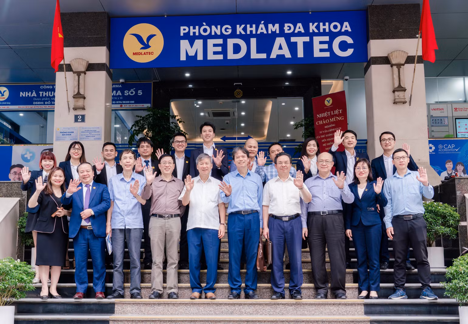 chuyen-tham-cua-hoi-dong-tu-van-chinh-sach-cua-thu-tuong-chinh-phu-den-medlatec-da-mo-ra-co-hoi-thao-luan-ve-cac-kien-nghi-phat-trien-linh-vuc-y-te-tu-nhan.jpg