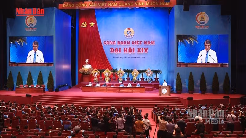 [Video] Thủ tướng lắng nghe kiến nghị của người lao động tại Đại hội XIV Công đoàn Việt Nam 