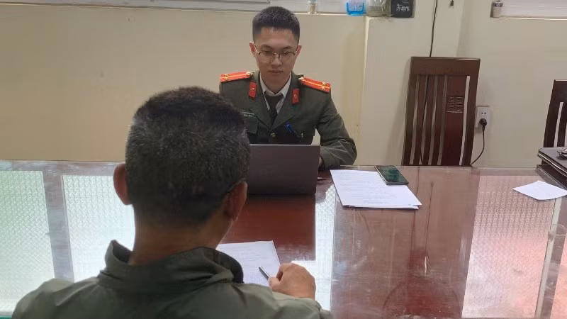 Công an tỉnh Quảng Ninh làm việc với chủ tài khoản Facebook có hành vi chia sẻ, bình luận bài viết trên các kênh của đối tượng phản động Lê Trung Khoa, trang 