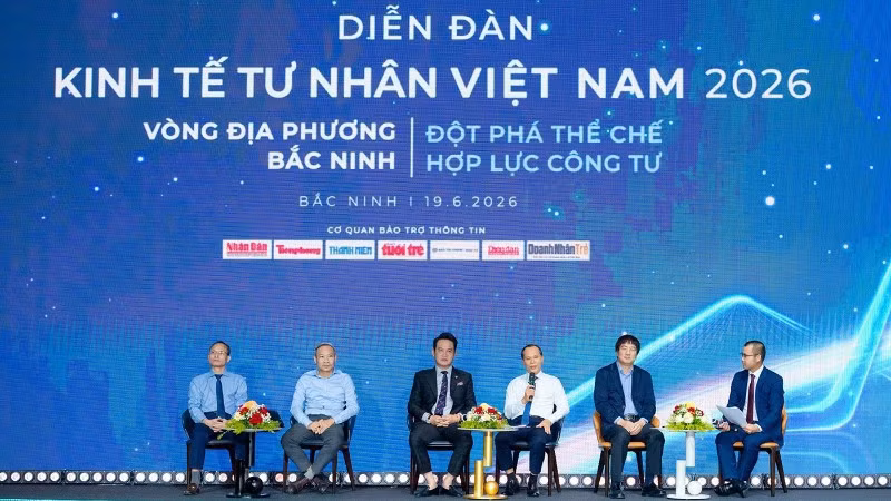 Đại diện Hội Doanh nhân trẻ Việt Nam, đại diện tỉnh Bắc Ninh và các chuyên gia thảo luận tại Diễn đàn.