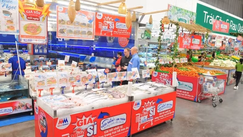 Nhiều kênh phân phối triển khai các chương trình khuyến mãi, kích cầu tiêu dùng.
