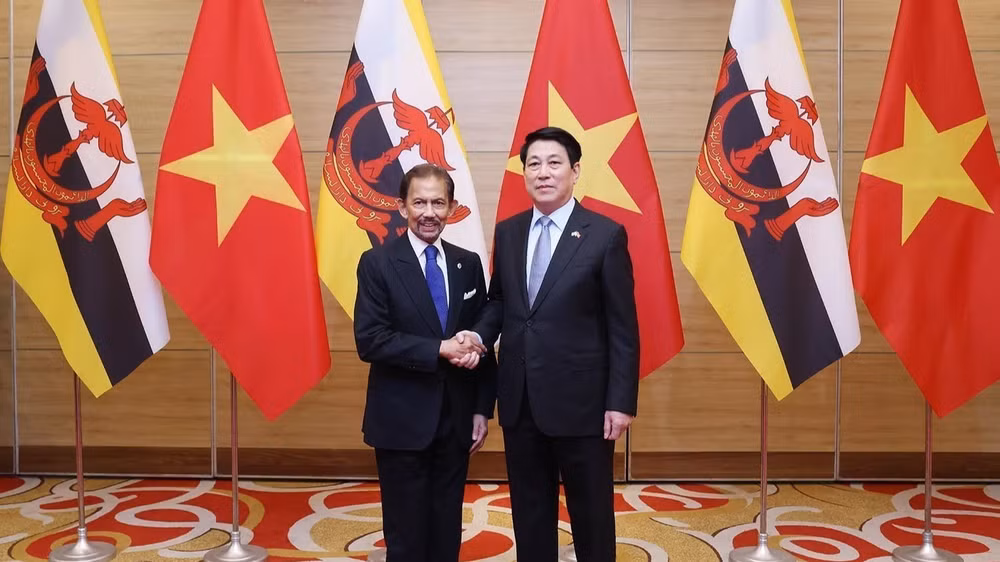 Chủ tịch nước Lương Cường đón Quốc vương Brunei Darussalam Haji Hassanal Bolkiah dự tiệc chiêu đãi. (Ảnh: Lâm Khánh/TTXVN)