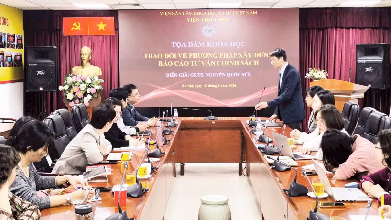 Tọa đàm khoa học “Trao đổi về phương pháp xây dựng báo cáo tư vấn chính sách” do Viện Triết học (Viện Hàn lâm Khoa học xã hội Việt Nam) tổ chức.