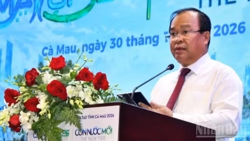 Đồng chí Nguyễn Minh Luân, Thường vụ Tỉnh ủy, Phó Chủ tịch Ủy ban nhân dân tỉnh Cà Mau phát biểu khai mạc Ngày hội Khởi nghiệp, đổi mới sáng tạo và ứng dụng công nghệ năm 2026. (Ảnh: PV)