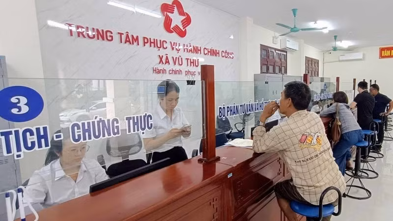 Hoạt động tại Trung tâm Phục vụ hành chính công xã Vũ Thư, tỉnh Hưng Yên diễn ra nền nếp, ổn định.