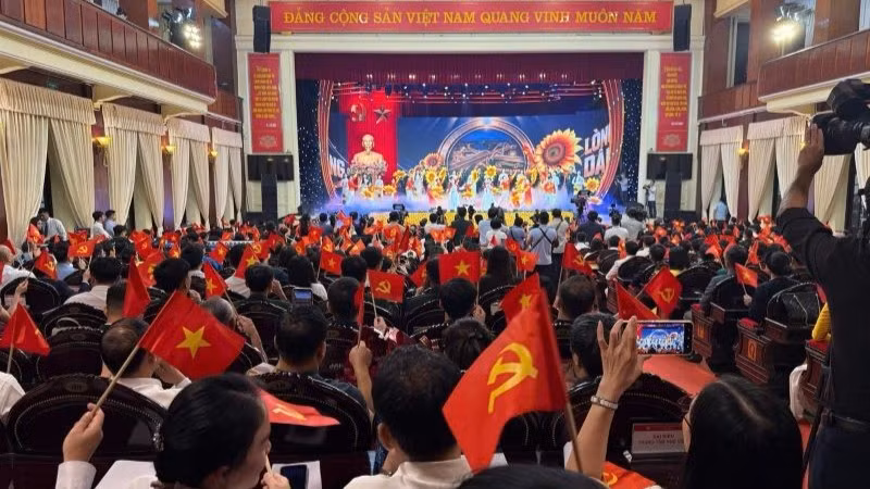 Quang cảnh Lễ trao giải cuộc thi chính luận bảo vệ nền tảng tư tưởng của Đảng lần thứ 6. (Ảnh: T.Trang)