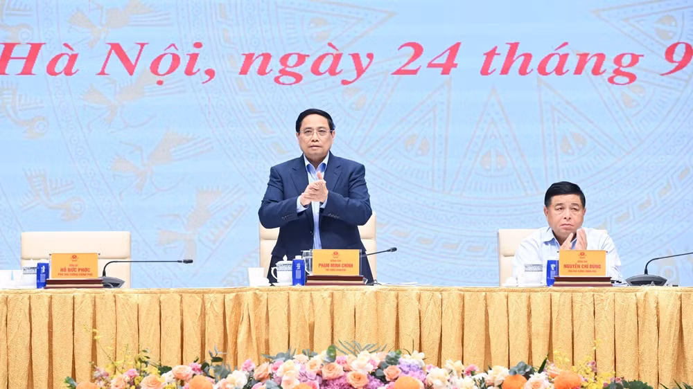 Thủ tướng Chính phủ Phạm Minh Chính chủ trì Phiên họp lần thứ tư của Ban Chỉ đạo của Chính phủ về phát triển khoa học công nghệ, đổi mới sáng tạo, chuyển đổi số và Đề án 06. (Ảnh: TRẦN HẢI) 