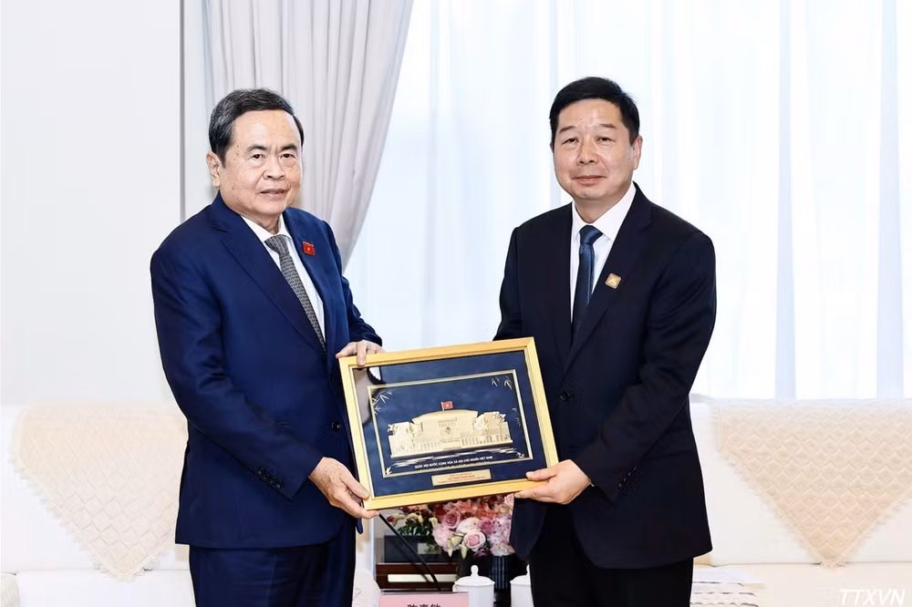 vna-potal-chu-tich-quoc-hoi-tran-thanh-man-tiep-bi-thu-thanh-uy-dien-an-5261.jpg