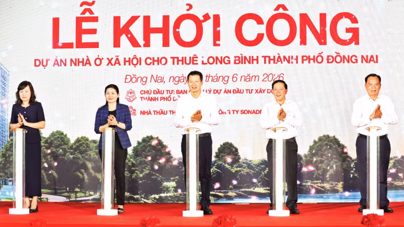 Lãnh đạo thành phố Đồng Nai thực hiện nghi thức khởi công Dự án nhà ở xã hội cho thuê Long Bình.