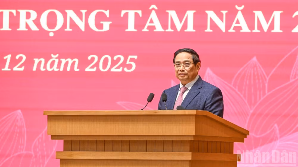 Thủ tướng Chính phủ Phạm Minh Chính phát biểu ý kiến chỉ đạo hội nghị. (Ảnh: Trần Hải)