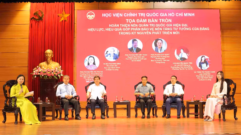 Các đại biểu chia sẻ tại hội thảo.