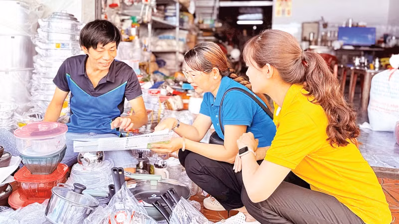 Bảo hiểm xã hội thành phố Cần Thơ tổ chức tuyên truyền, vận động người dân tham gia bảo hiểm xã hội tự nguyện, bảo hiểm y tế hộ gia đình và cài đặt, sử dụng ứng dụng VssID.