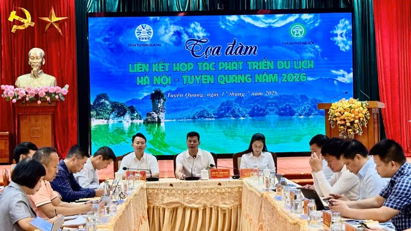 Tọa đàm “Liên kết hợp tác phát triển du lịch Hà Nội-Tuyên Quang năm 2026”.