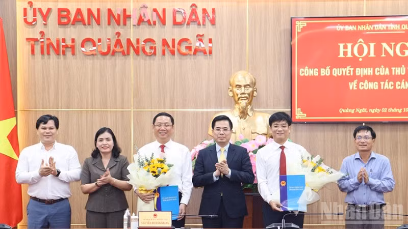 Tập thể lãnh đạo Ủy ban nhân dân tỉnh Quảng Ngãi nhiệm kỳ 2021-2026.