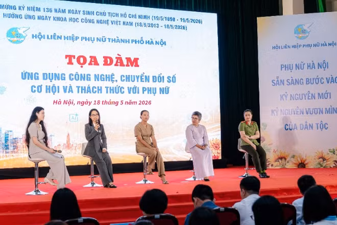 Tọa đàm “Ứng dụng công nghệ, chuyển đổi số - Cơ hội và thách thức đối với phụ nữ”.