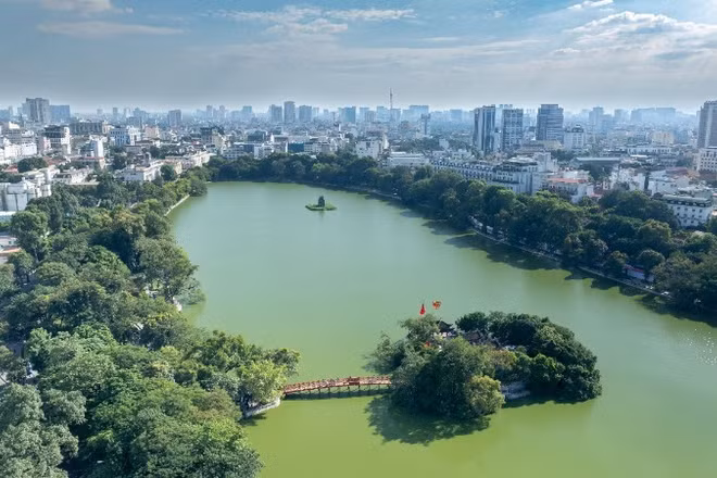 Hồ Hoàn Kiếm, thành phố Hà Nội. (Ảnh: Đăng Quang)