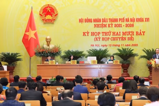 Quang cảnh kỳ họp thứ 27 của Hội đồng nhân dân thành phố Hà Nội.