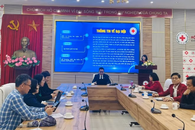 Quang cảnh cuộc gặp mặt báo chí. 