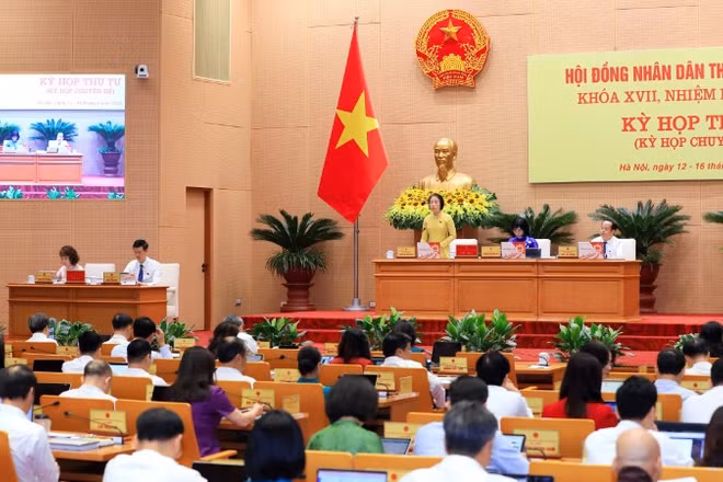 Quang cảnh Kỳ họp thứ 4 Hội đồng nhân dân thành phố khóa XVII.