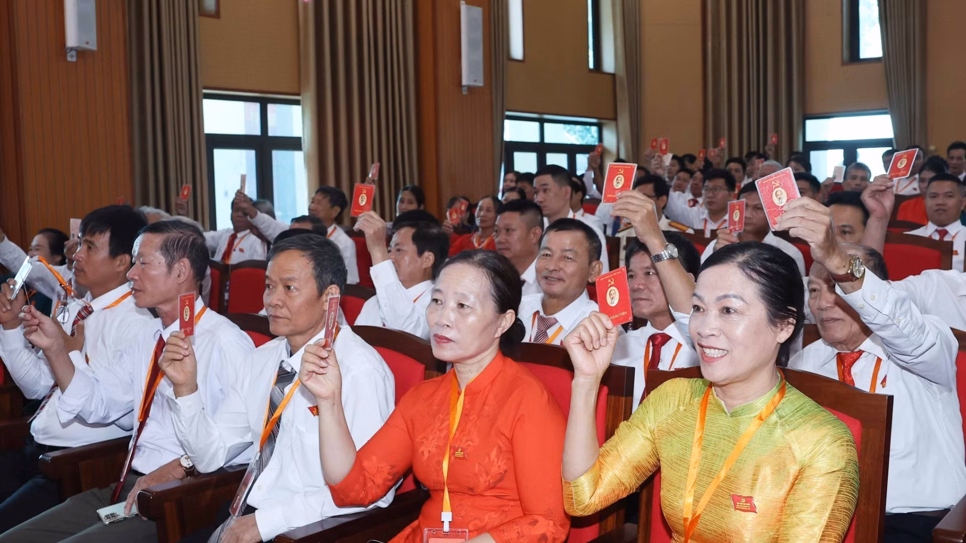 vna-potal-tong-bi-thu-to-lam-du-dai-hoi-dai-bieu-lan-thu-i-nhiem-ky-2025-2030-cua-dang-bo-xa-nghia-tru-8147594-676.jpg