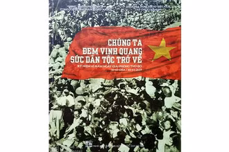 Bìa sách “Chúng ta đem vinh quang sức dân tộc trở về”.