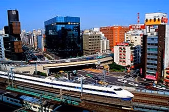Một góc thủ đô Tô-ki-ô (Nhật Bản).