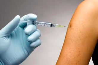 Vắc-xin phòng sởi, quai bị, rubella không gây bệnh tự kỷ (Ảnh: CNN)