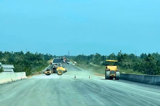Dự án đường cao tốc đoạn Cần Thơ-Hậu Giang đang dần về đích.