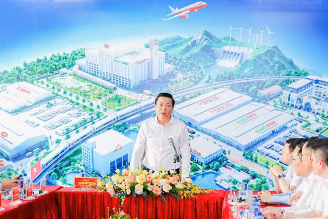 Bộ trưởng Trần Hồng Minh phát biểu tại buổi làm việc.
