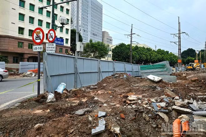 Hà Nội tập trung thi công, sửa chữa, cải tạo hệ thống thoát nước. (Ảnh: HƯƠNG TRÀ)