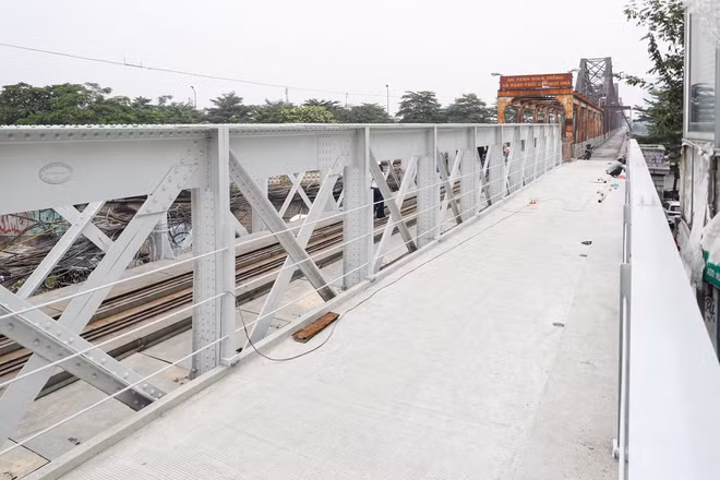 Cầu Long Biên đã hoàn thành sửa chữa. (Ảnh: Lê Khánh)