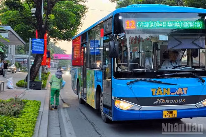 Hà Nội tổ chức khoảng 17.300-17.600 lượt xe buýt mỗi ngày.