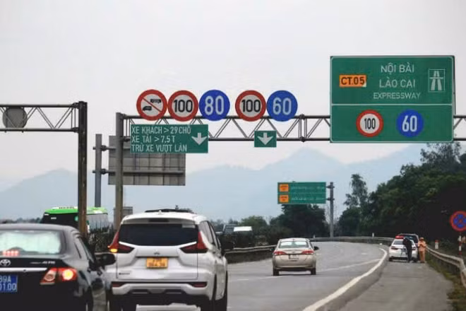 Đường cao tốc Nội Bài-Lào Cai. (Ảnh: VĂN HUẾ)