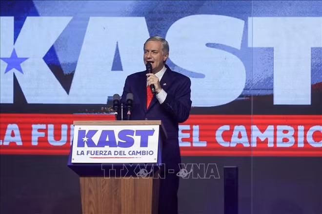Ông Jose Antonio Kast phát biểu tại Santiago, Chile, ngày 16/11/2025. (Ảnh: THX/TTXVN)