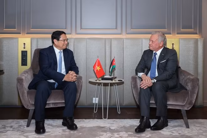 Thủ tướng Chính phủ Phạm Minh Chính hội kiến Quốc vương Jordan Abdullah II bin Al-Hussein nhân dịp tham dự Hội nghị cấp cao lần thứ 3 của Liên hợp quốc về Đại dương (UNOC 3) tại Nice (Pháp), ngày 8/6/2025. (Ảnh: Nhật Bắc/VGP)