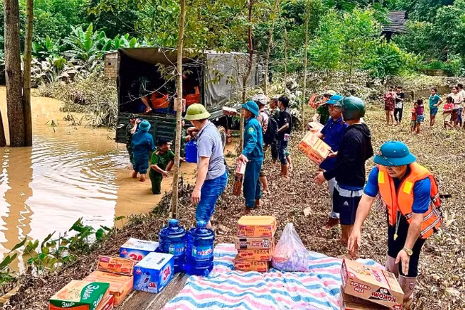 Các khoản hỗ trợ, nhu yếu phẩm luôn được Ủy ban Mặt trận Tổ quốc Việt Nam tỉnh Lạng Sơn phân bổ kịp thời cho nhân dân trong thiên tai.