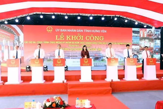 Lãnh đạo ban, bộ, ngành Trung ương và lãnh đạo tỉnh Hưng Yên nhấn nút khởi công dự án xây dựng Bệnh viện đa khoa Thái Bình.