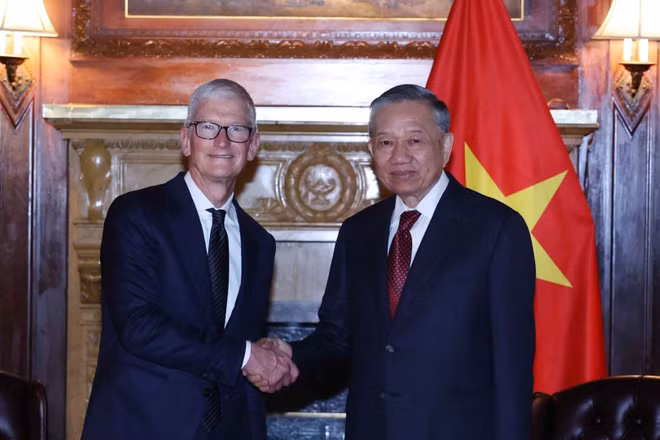 Tổng Bí thư, Chủ tịch nước Tô Lâm tiếp ông Tim Cook, Chủ tịch điều hành Tập đoàn Apple. (Ảnh: Thống Nhất/TTXVN)