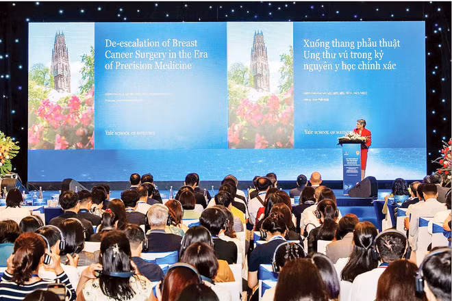 Các đại biểu thảo luận tại Hội thảo quốc tế ung thư vú năm 2026.