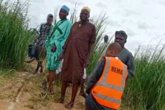 NEMA đã triển khai hoạt động cứu hộ sau vụ tai nạn thuyền ở Nigeria. (Ảnh: Mạng xã hội X)