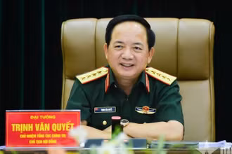  Đại tướng Trịnh Văn Quyết chủ trì phiên họp. (Ảnh: HOÀNG VIỆT)