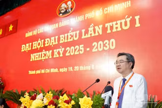 Đồng chí Nguyễn Thanh Nghị, Ủy viên Trung ương Đảng, Phó Bí thư Thường trực Thành ủy Thành phố Hồ Chí Minh phát biểu chỉ đạo tại đại hội. (Ảnh: Vương Lê)
