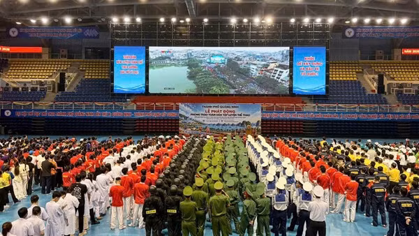 Quang cảnh lễ phát động. (Ảnh: QUANG THỌ)
